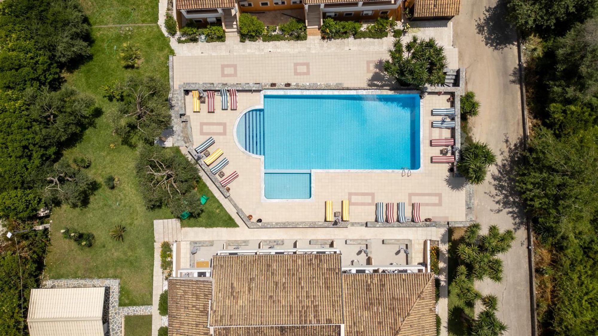 Aparthotel Little Corfu à Dassia  Extérieur photo