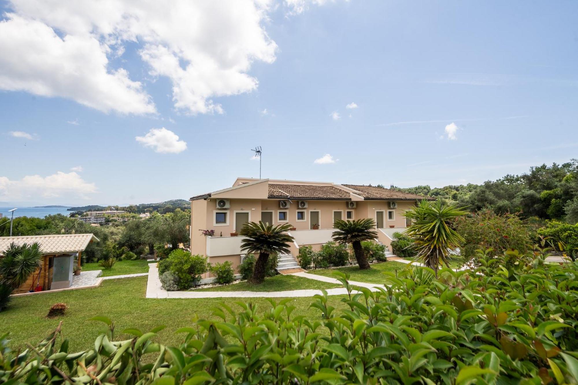 Aparthotel Little Corfu à Dassia  Extérieur photo